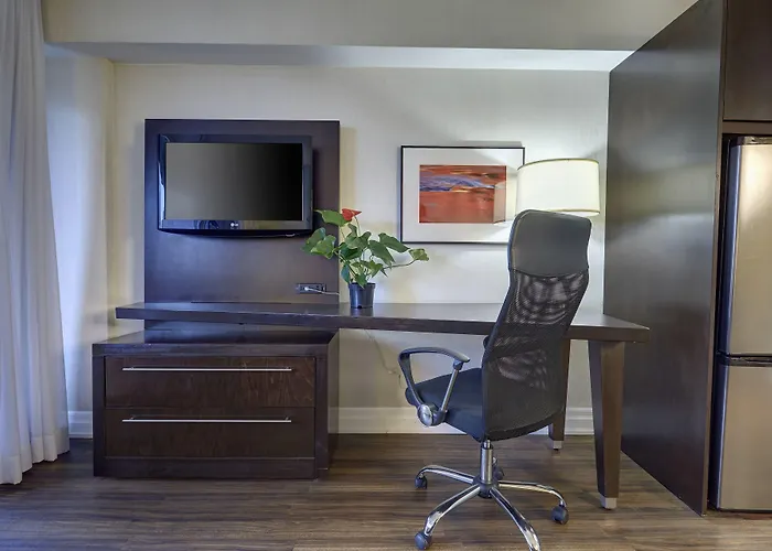 Town Inn Suites Hotel