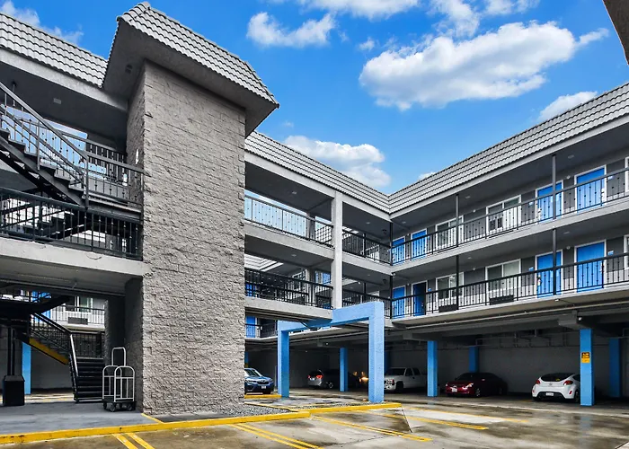 Hollywood Inn Express Lax