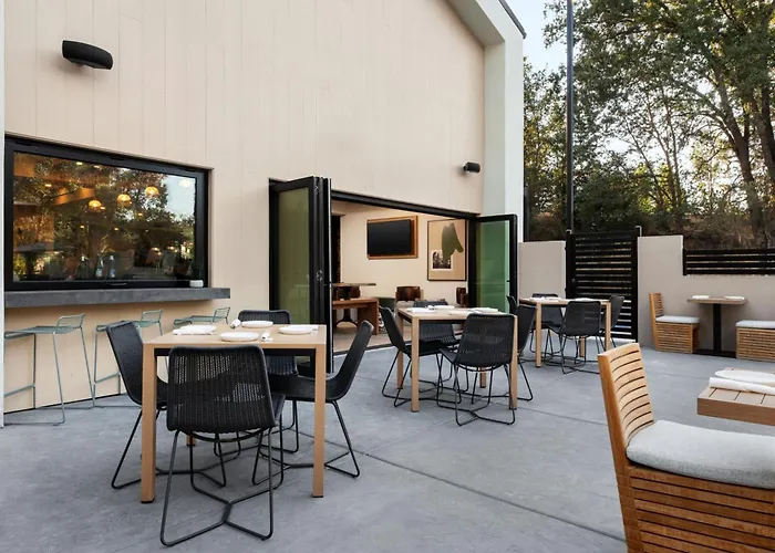 The Inelle, Oakhurst Yosemite, A Tribute Portfolio Hotel