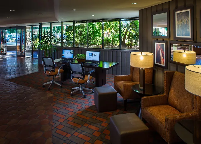 Doubletree By Hilton Phoenix- Tempe