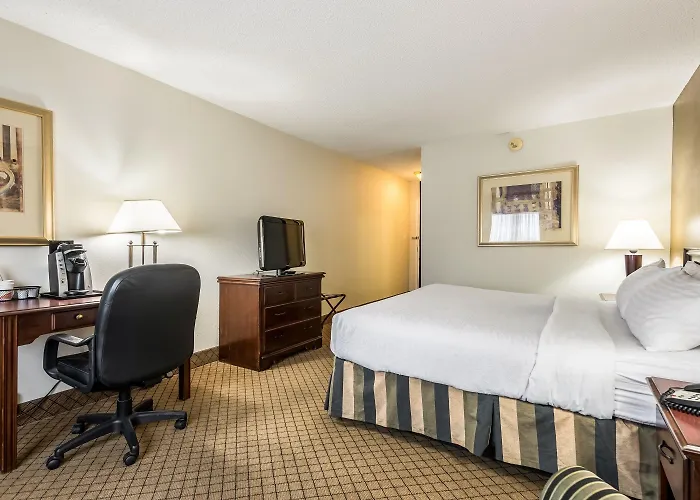 The Lux Hotel & Conference Center, An Ascend Collection Hotel