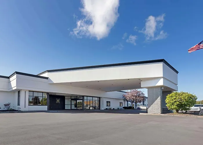 The Lux Hotel & Conference Center, An Ascend Collection Hotel