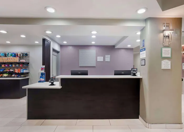 Best Western Plus Commerce Hotel