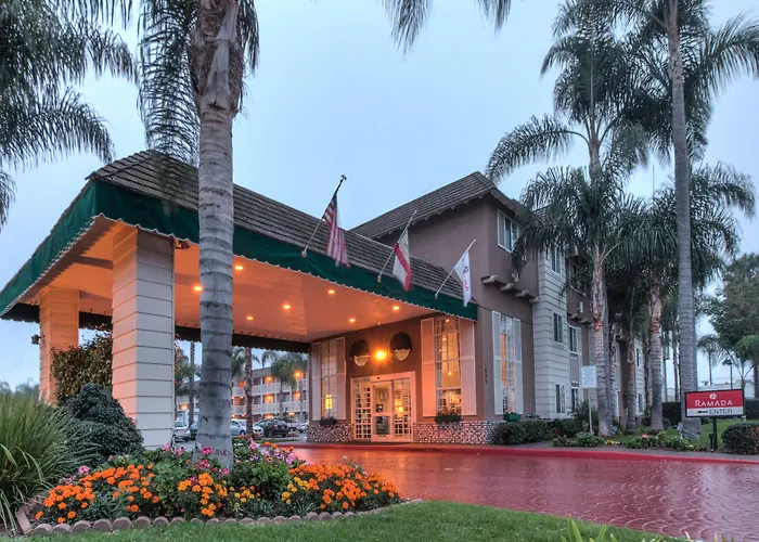 Ramada By Wyndham Costa Mesa/Newport Beach