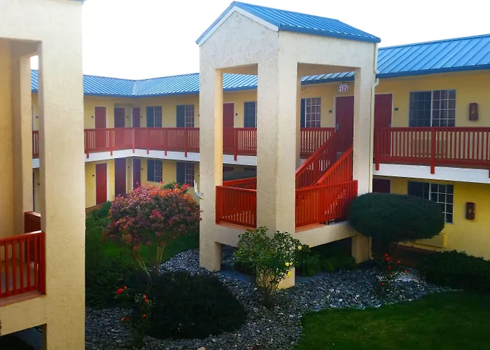 Quality Inn & Suites Crescent City Redwood Coast