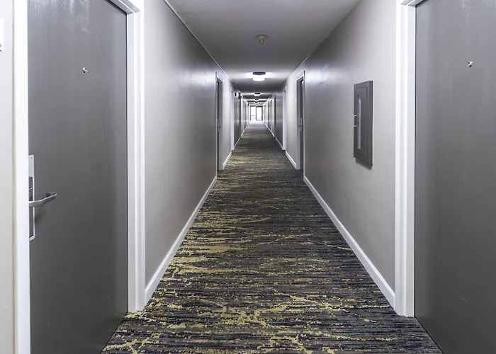 Bridgepointe Inn & Suites By Bphotels, Council Bluffs, Omaha Area