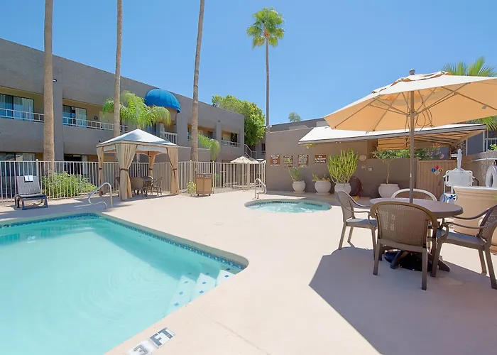 Surestay Innsuites Phoenix Hotel & Suites By Best Western