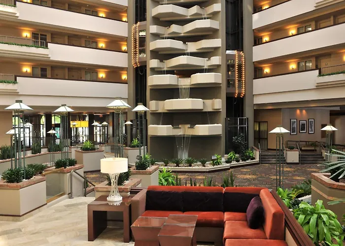 Embassy Suites Des Moines Downtown