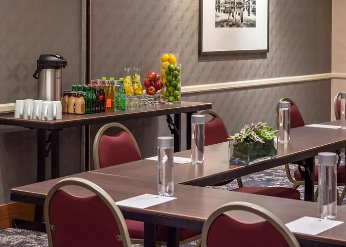 Doubletree Suites By Hilton Minneapolis Downtown