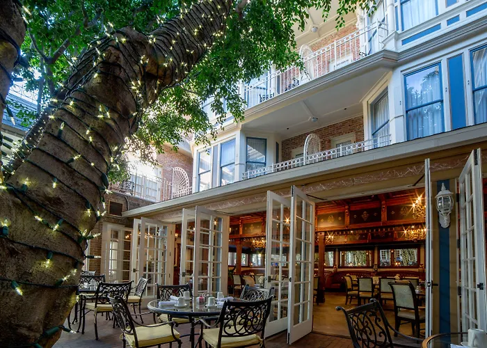 Horton Grand Hotel