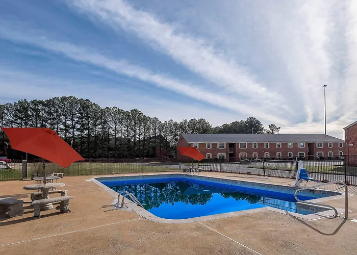 Red Roof Inn Plus+ Huntsville - Madison