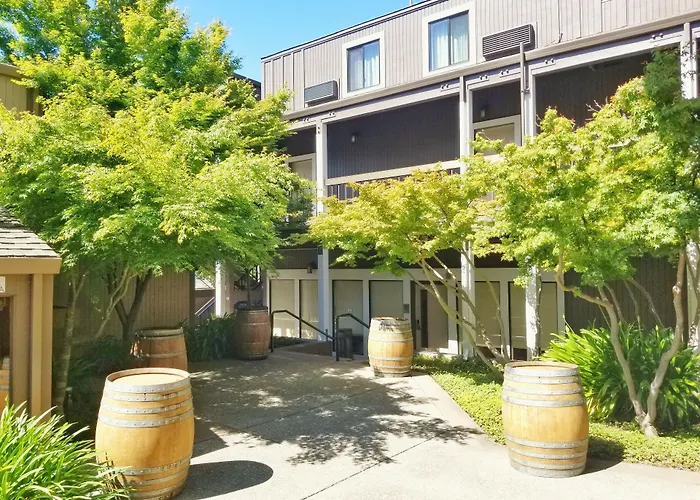 Best Western Plus Inn at the Vines