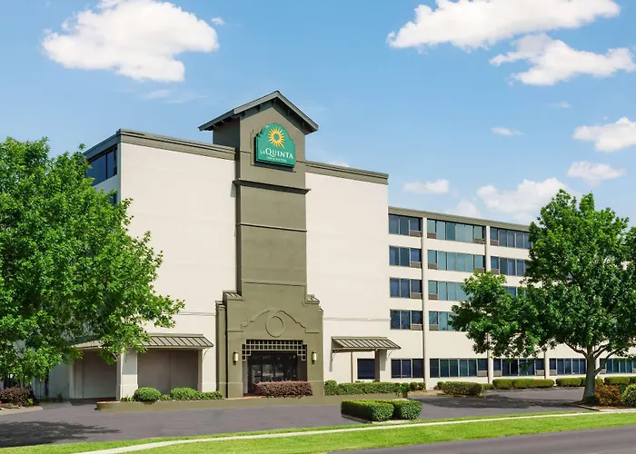 La Quinta Inn & Suites By Wyndham New Orleans Airport
