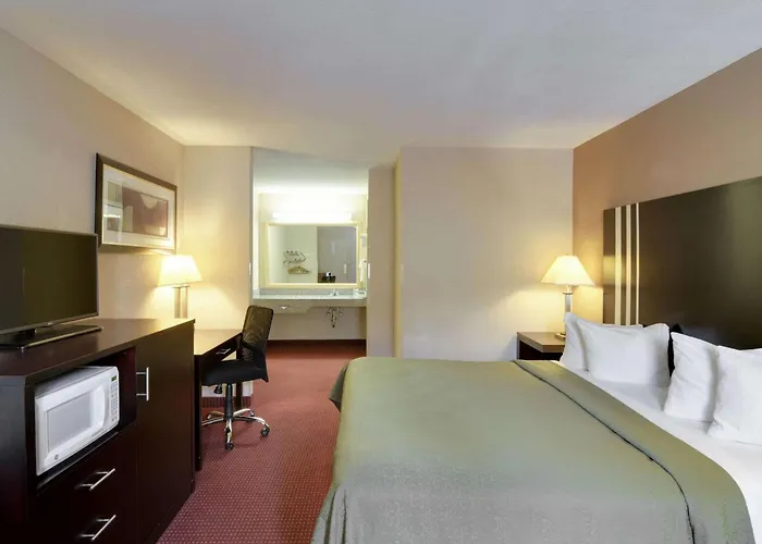Quality Inn & Suites Clarksville