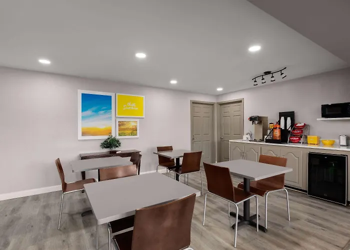 Days Inn By Wyndham Childersburg