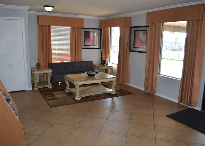 Hill Country Inn And Suite
