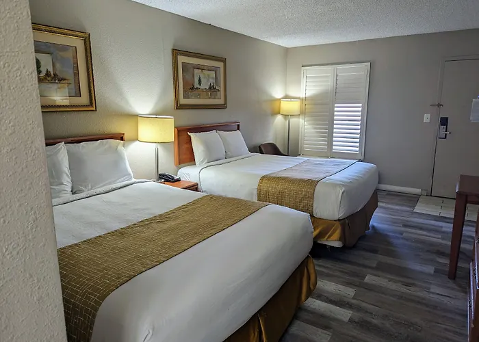 Travelodge By Wyndham Pueblo