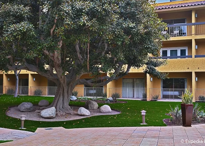 Atrium Hotel Orange County