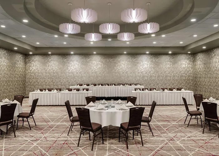 Doubletree By Hilton St. Paul, Mn