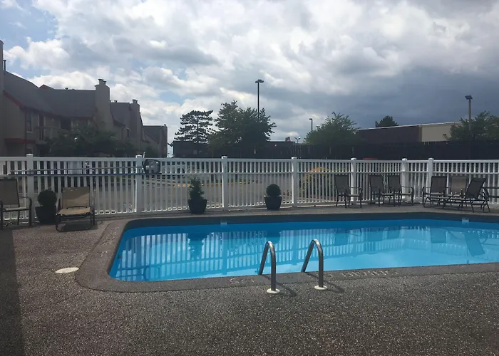 Birch Hill Suites Grand Rapids