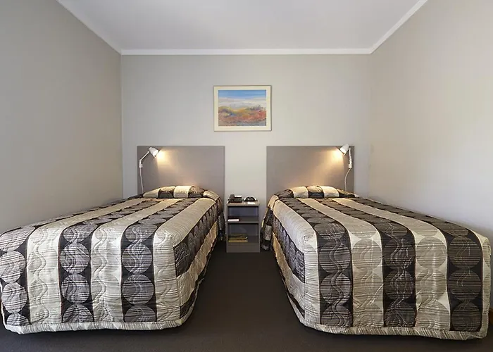 Seasons Hotel Newman