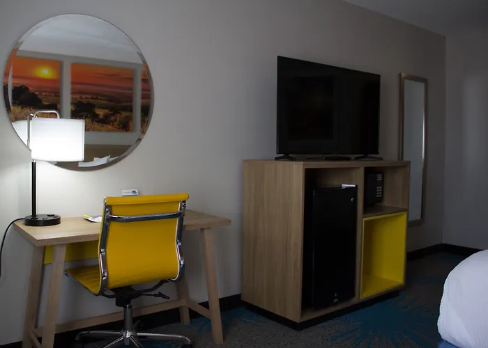 Days Inn By Wyndham Colby