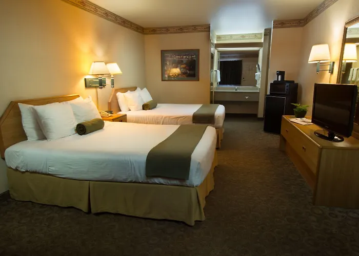 The Redwood Riverwalk, A Boutique Hotel