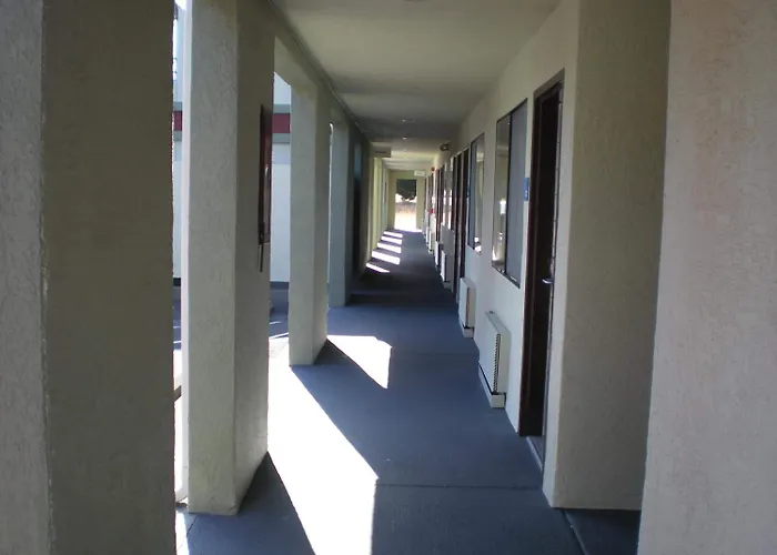 The Redwood Riverwalk, A Boutique Hotel