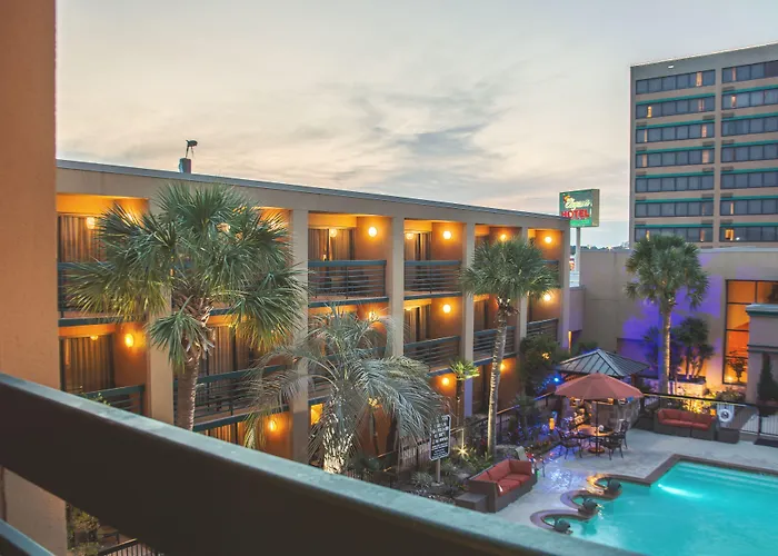 MCM Eleganté Hotel&Conference Center