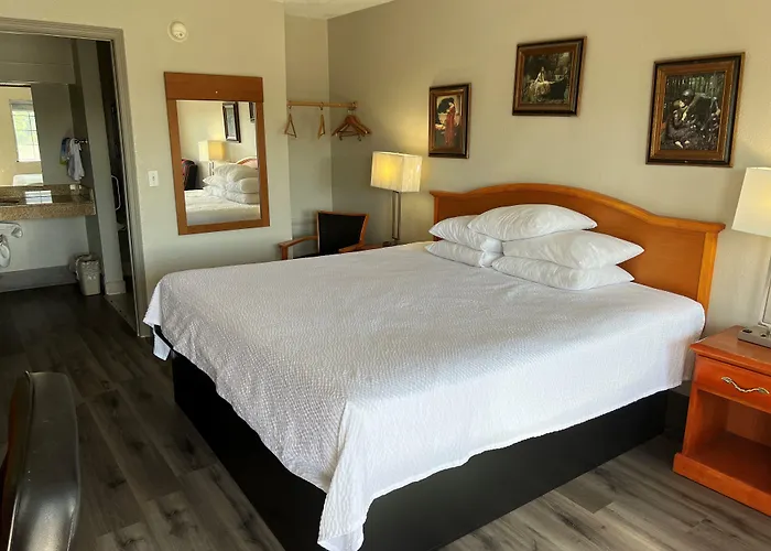 Days Inn Lawrence