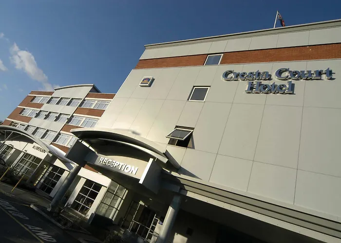 Cresta Court Hotel