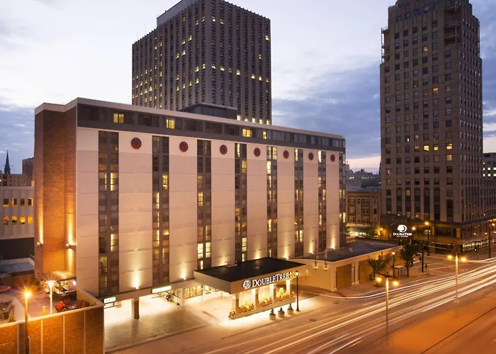 Doubletree By Hilton Milwaukee Downtown