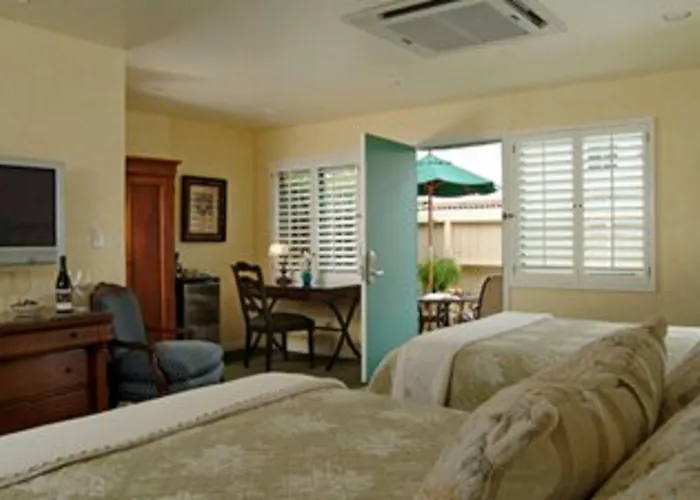 Castillo Inn At The Beach
