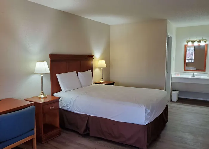 Red Roof Inn Shamrock