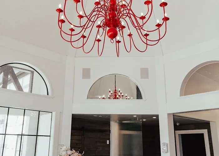 Vinland Hotel And Lounge