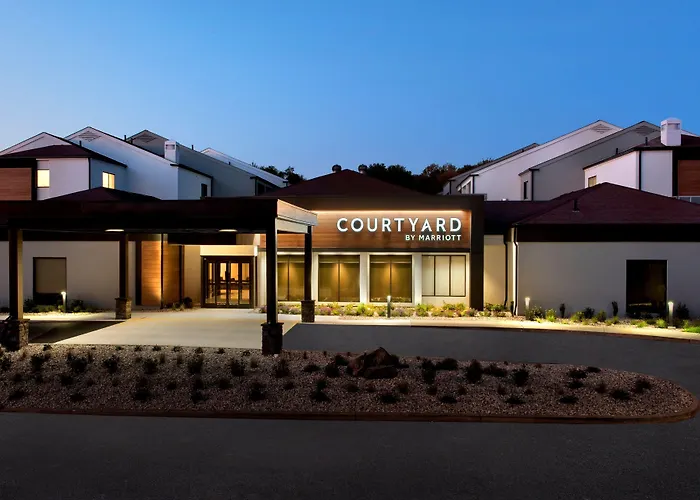 Courtyard By Marriott New Haven Wallingford