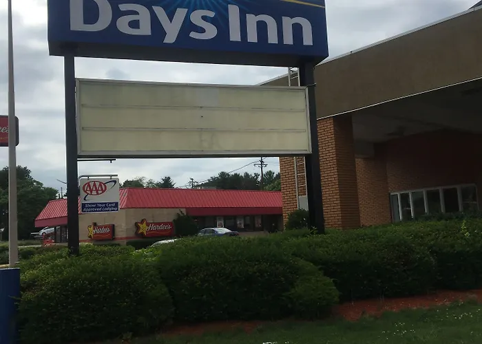Days Inn By Wyndham Breezewood