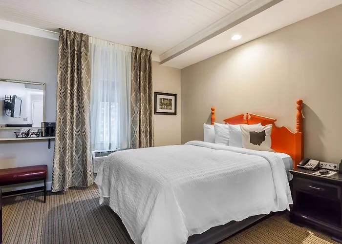 The Aurora Inn Hotel And Event Center