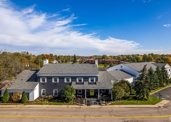 The Aurora Inn Hotel&Event Center