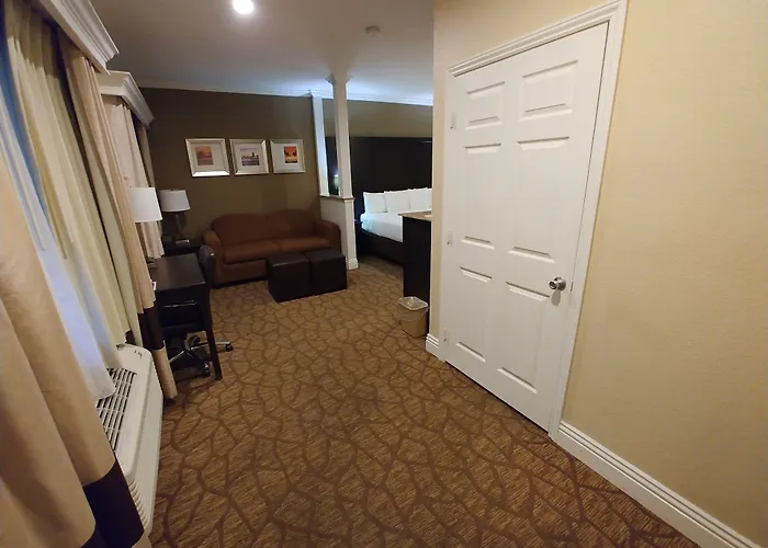 Comfort Inn & Suites Huntington Beach