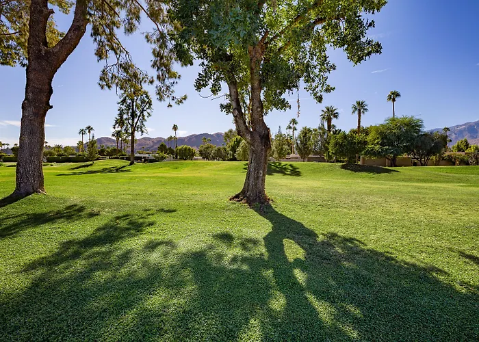 Travelodge By Wyndham Palm Springs