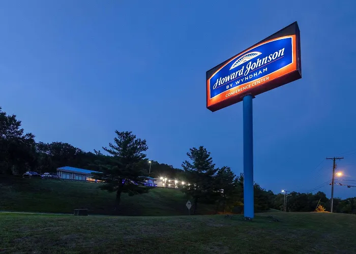 Howard Johnson Hotel & Conference Center By Wyndham Salem