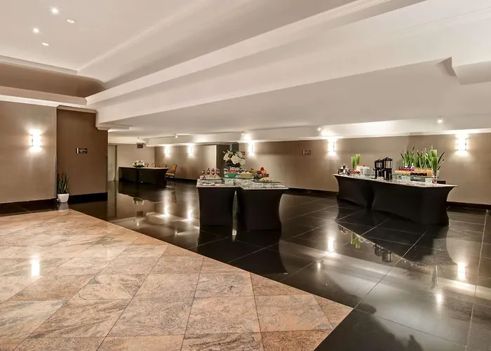 Doubletree By Hilton Toronto Downtown