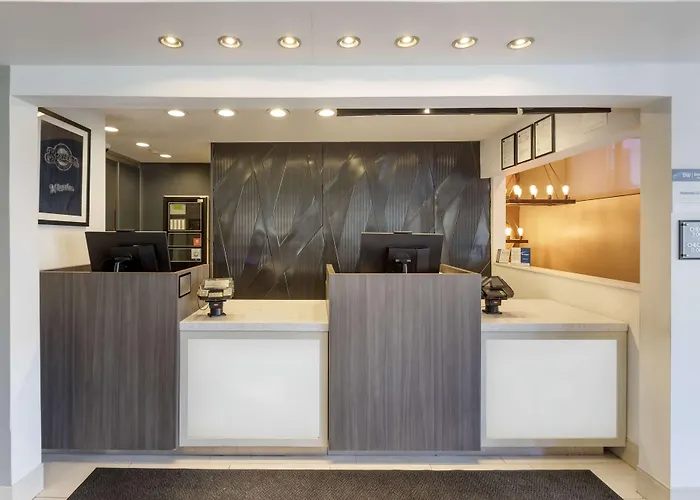 Best Western Plus Milwaukee West
