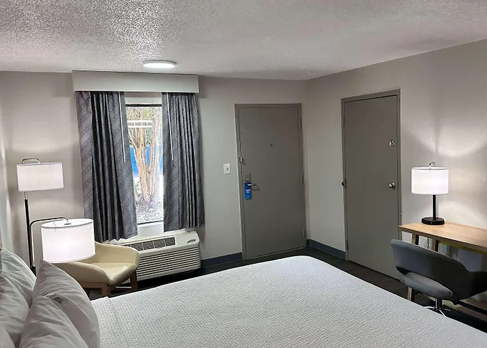 Days Inn By Wyndham Columbia Ne Fort Jackson
