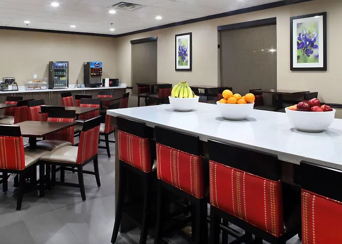 Comfort Suites Waco Near University Area