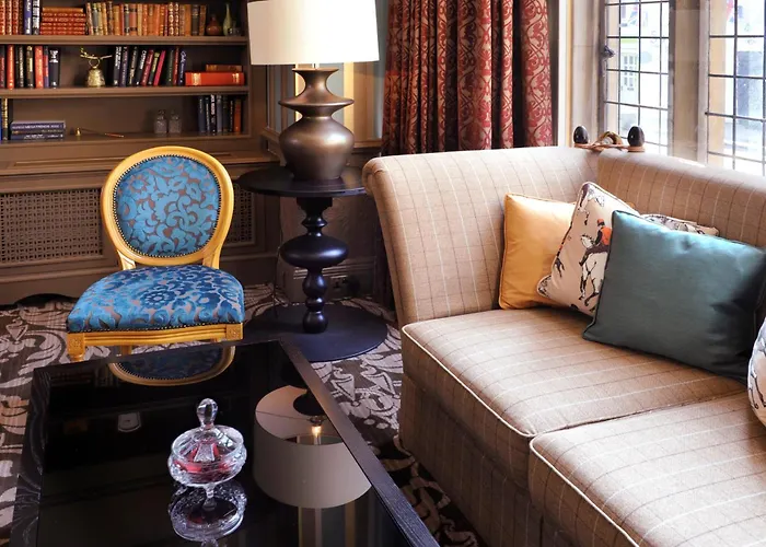 The Crown Manor House Hotel
