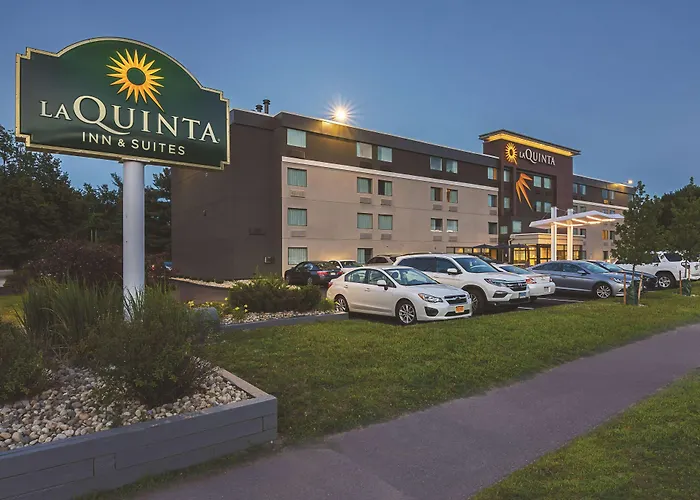La Quinta Inn & Suites By Wyndham Portland Dt Maine Med