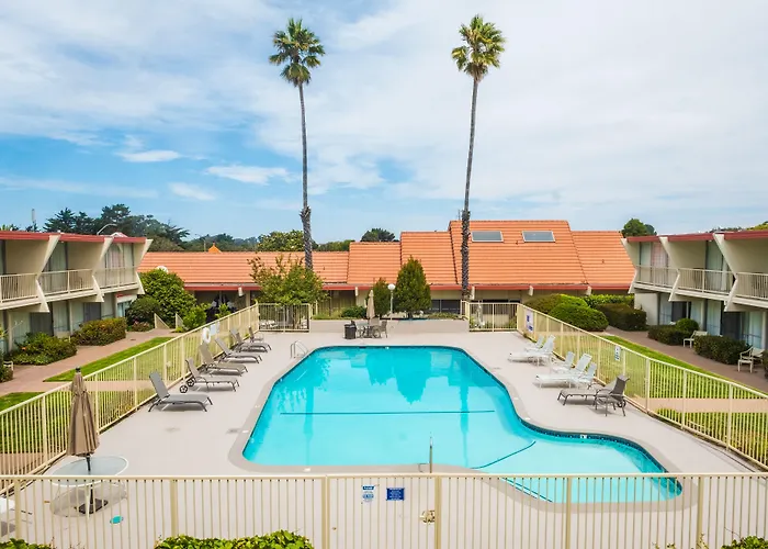 Travelodge By Wyndham Monterey Bay
