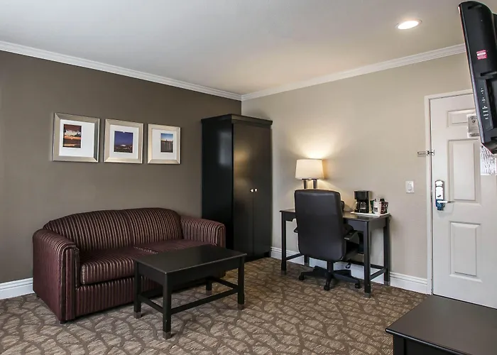 Comfort Suites San Clemente Beach